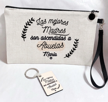 Cargar imagen en el visor de la galería, Pack Neceser + Llavero Las mejores madres son ascendidas a abuelas