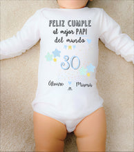 Cargar imagen en el visor de la galería, Body personalizado Feliz cumpleaños Papi / Mami Manga larga - Con Mucho Mimo