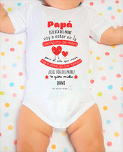 Cargar imagen en el visor de la galería, Body día del Padre personalizado barriguita de mami &quot;El año que viene voy a estar en tus brazos&quot; manga corta